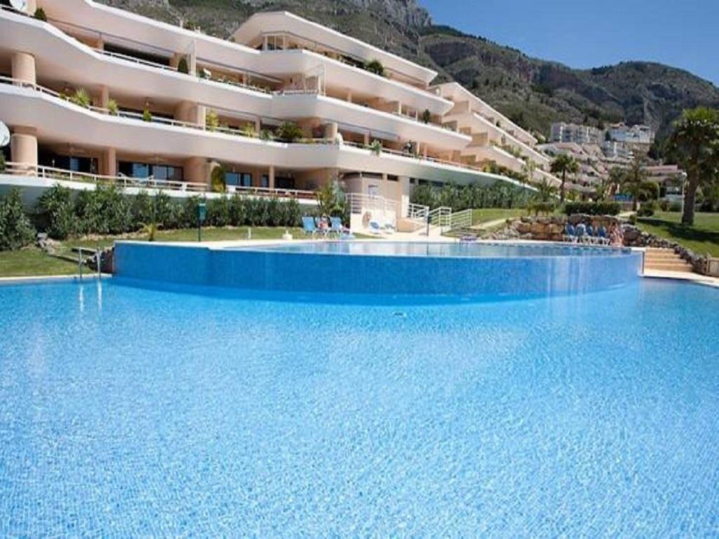 Ashanti Bay Luxury Golf Apartment Алтеа Стая снимка